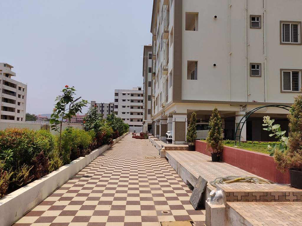  green jewel Internal Roads & Footpaths