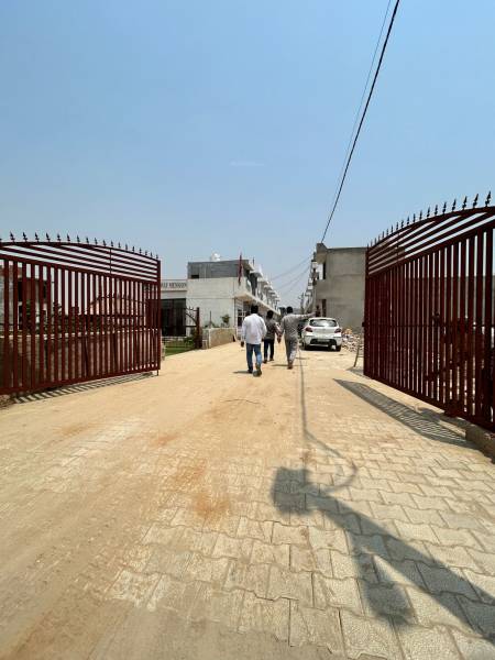 Gated Community highway-mansion Gated Community