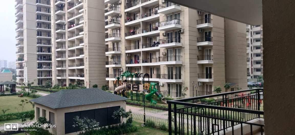  la parisian  Children's play area