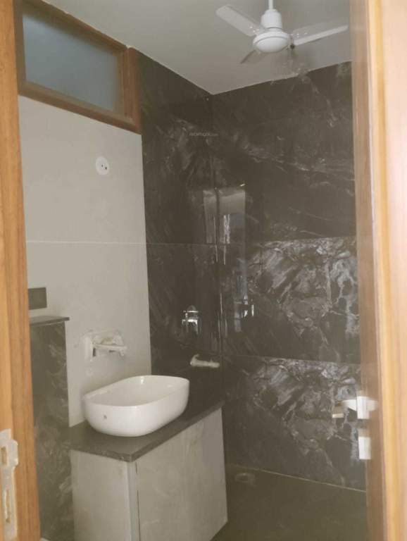  genesis modern luxury floors Bathroom