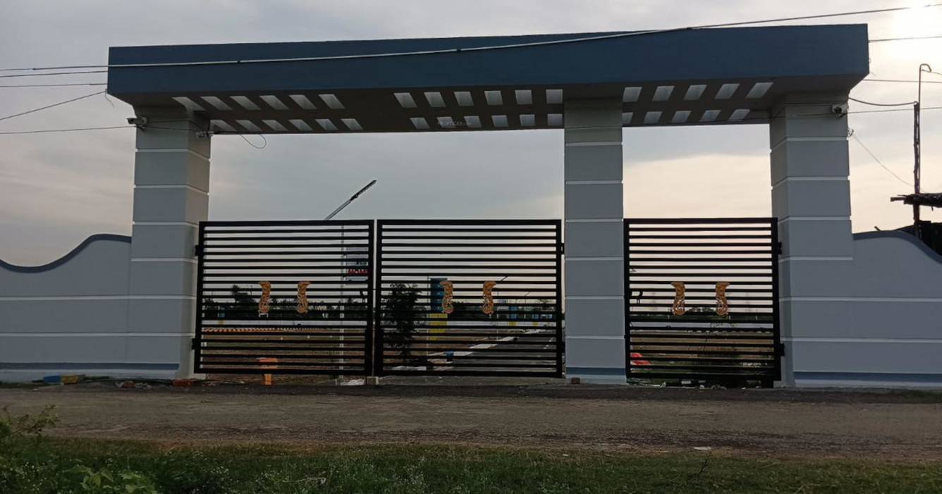  north square Gated Community