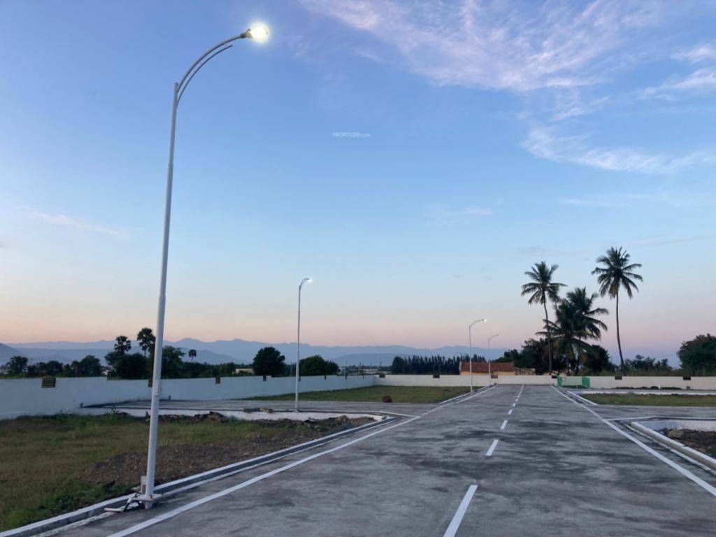  subalaya aadvika Plot