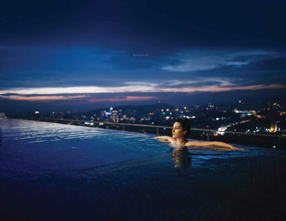  metro regalia Swimming Pool