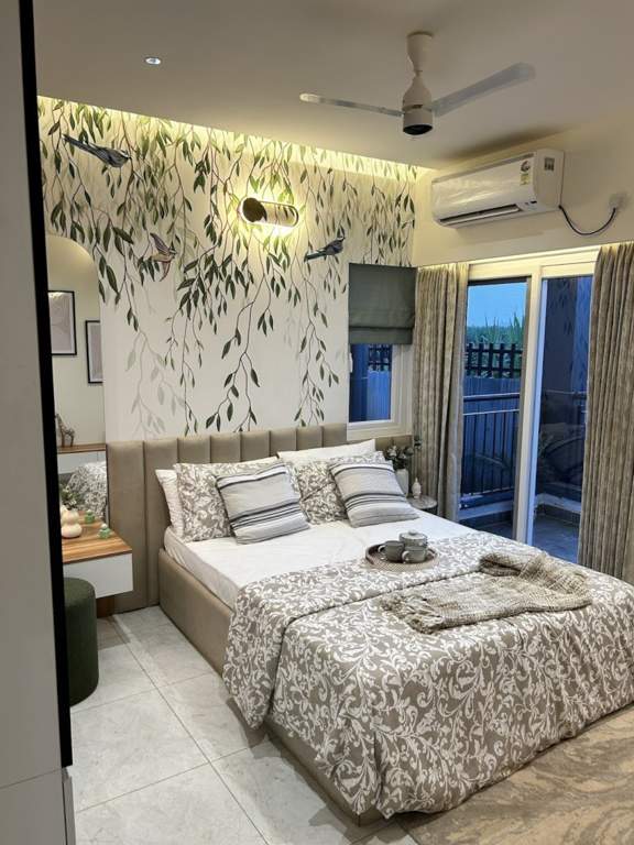  euphoria in the east Bedroom