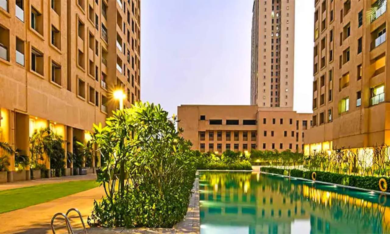  verdant vistas wing a Swimming Pool