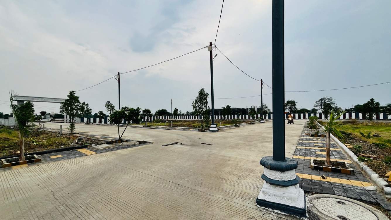  meera valley Plot