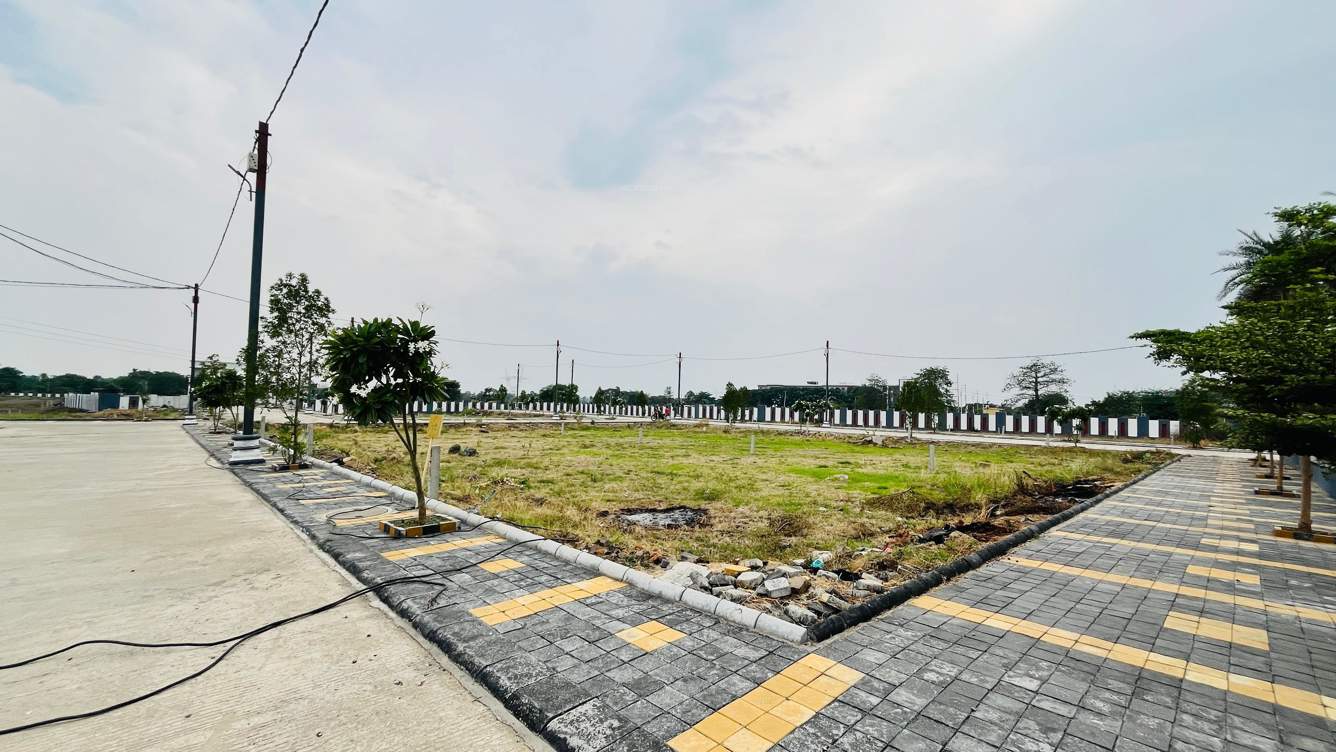  meera valley Plot