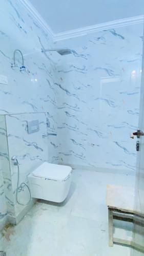  luxury-builder-floors-by-swastik-1 Bathroom