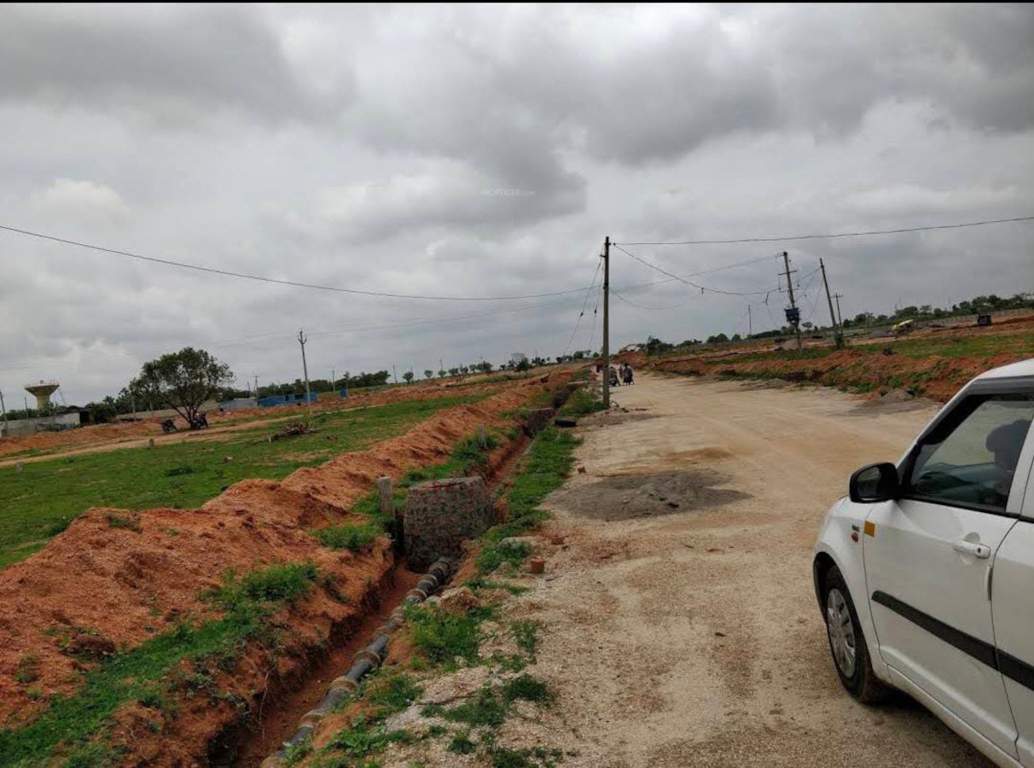  subhagruha sahithi Plot