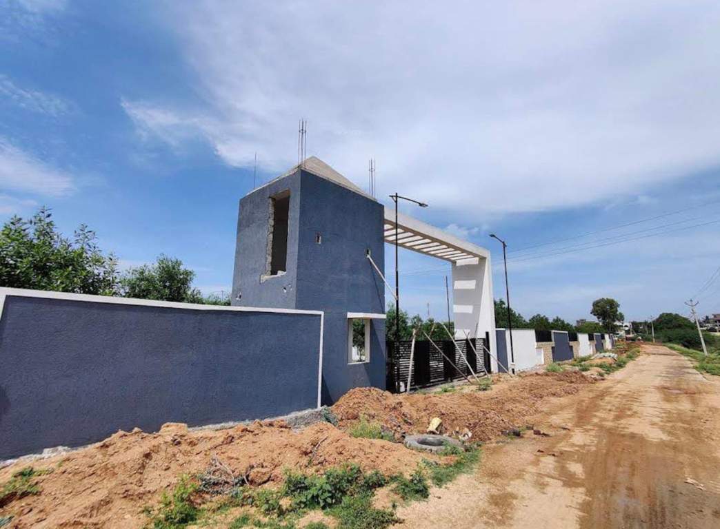  subhagruha sahithi Plot