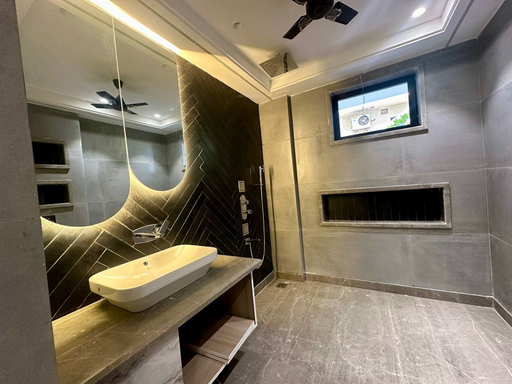  luxury builder floor 418 sq yards Bathroom