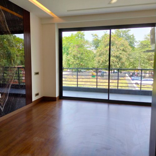  luxury-builder-floor-500-sq-yrds Balcony