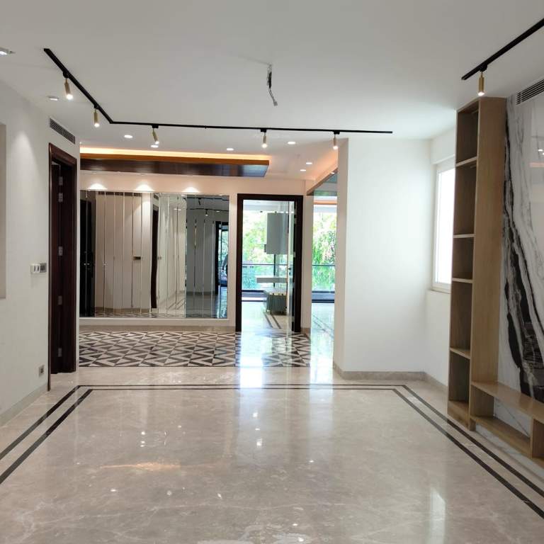  luxury builder floor 500 sq yrds Living Area