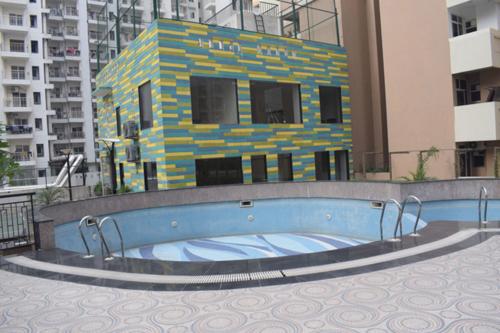 Swimming Pool royale-phase-1-towers-a-keshav-b-gokul-csc Swimming Pool