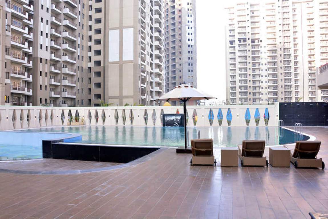  the golden palms tower a b l m n Swimming Pool