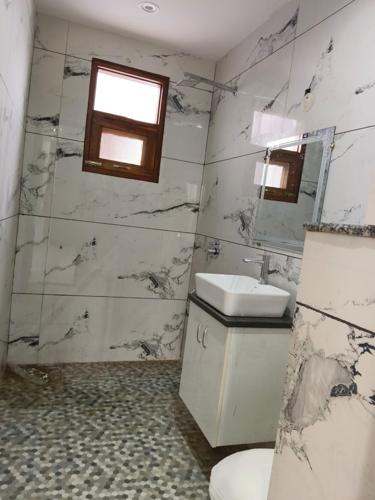  premium-floors-225-sqyd Bathroom