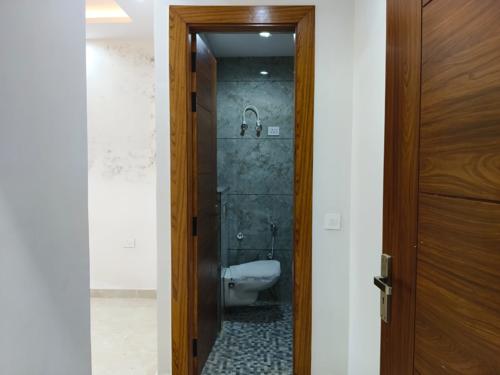  premium-floors-225-sqyd Bathroom