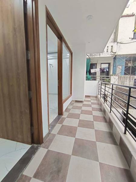  platinum-floors-200-sq-yard Balcony