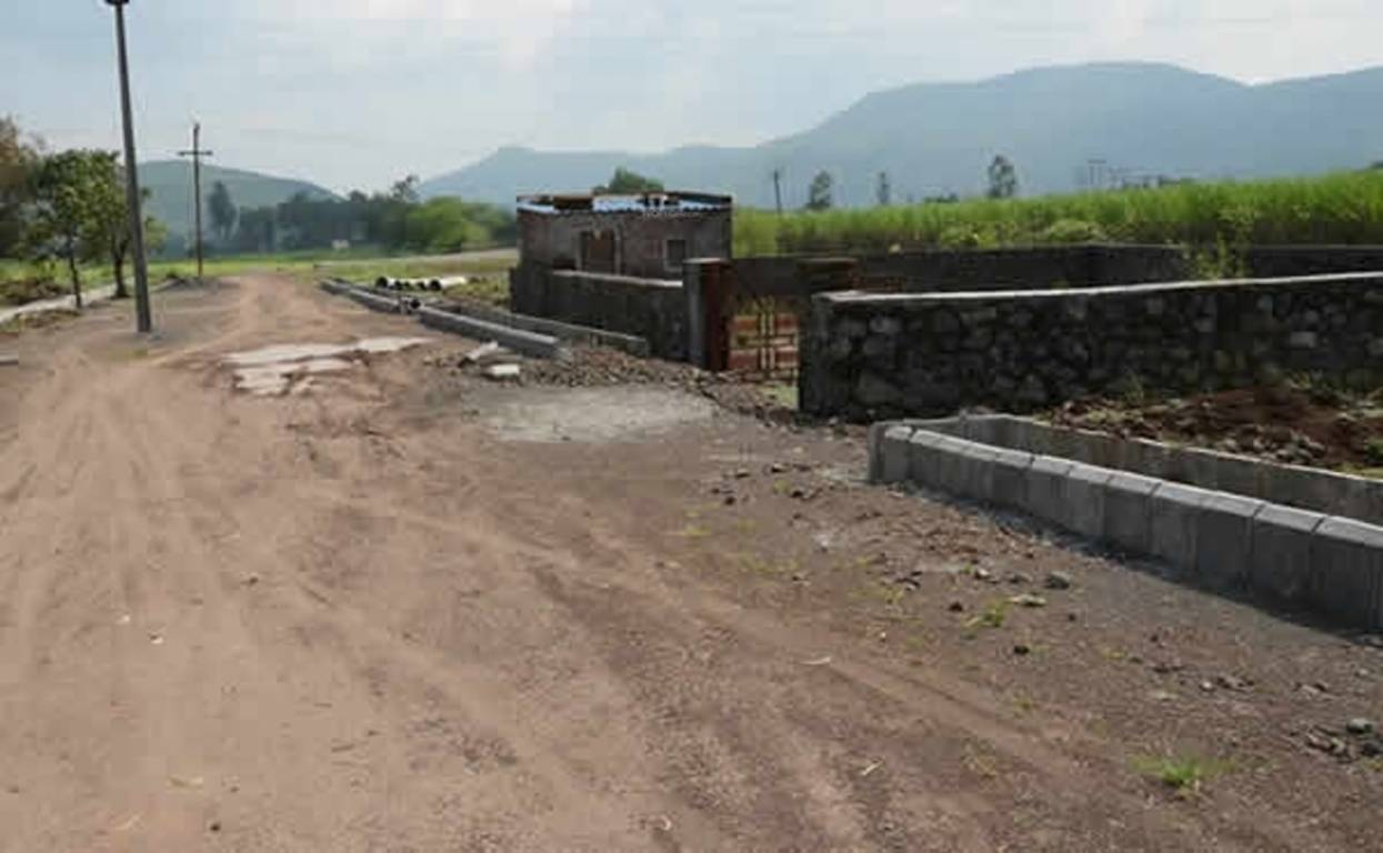  namrata weekender country songs Plot