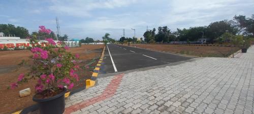  rail-avenue Landscaped Gardens