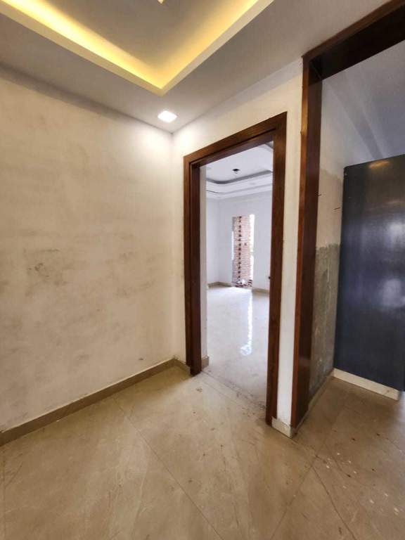  rich elegant floors 472 sq yard Living Area