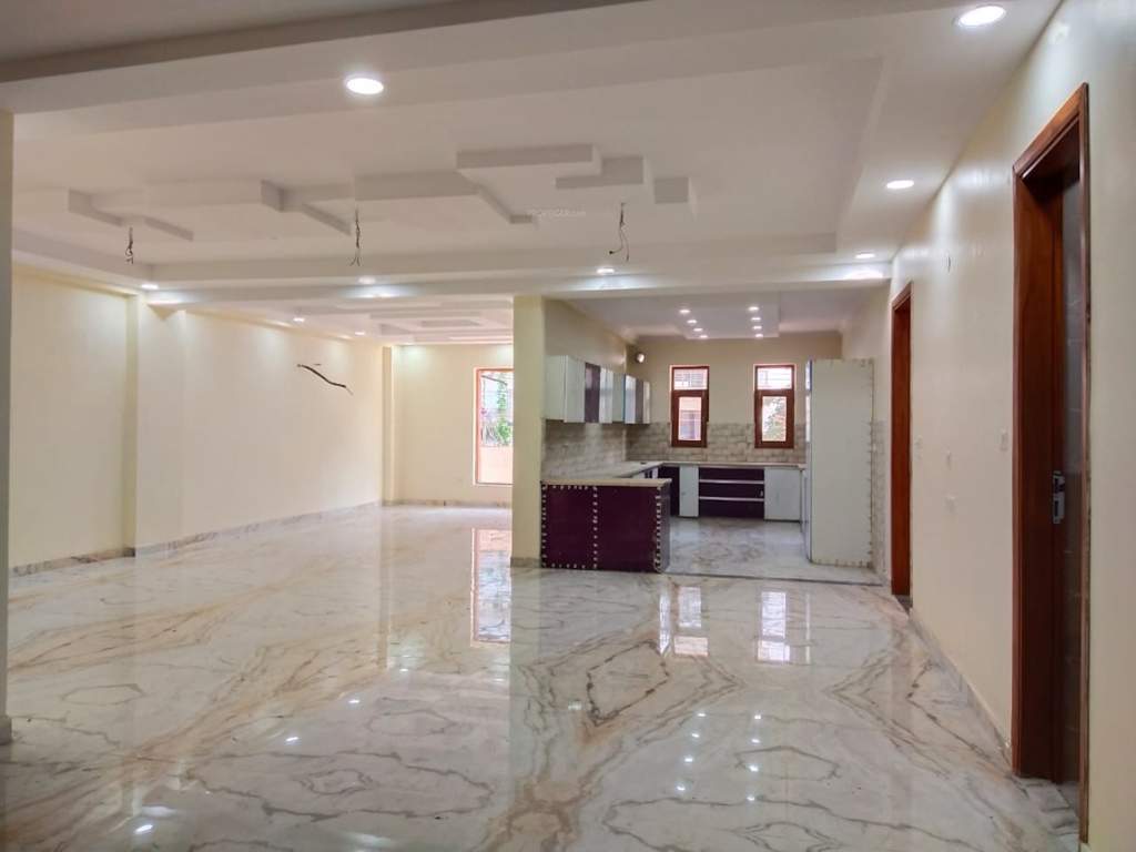 floors 350 sq yard Living Area