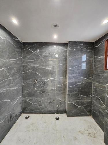  luxury-floors-205-sq-yard Bathroom