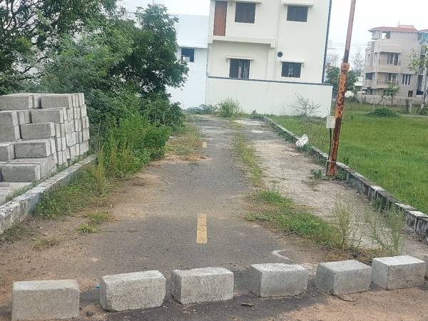  royal-star Internal Roads & Footpaths