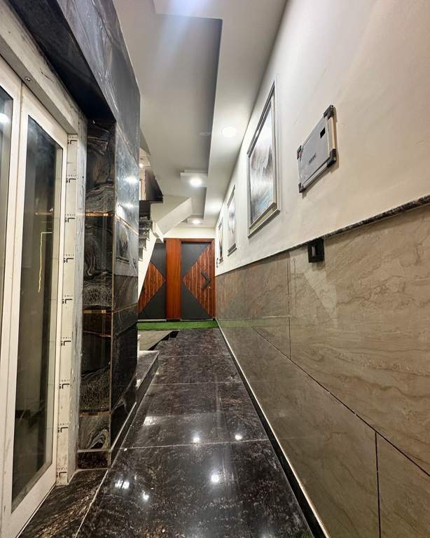  smart floors Lobby