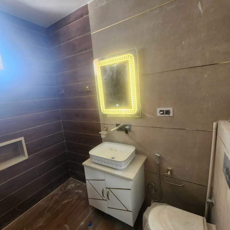 luxury floors 303 sq yard Bathroom