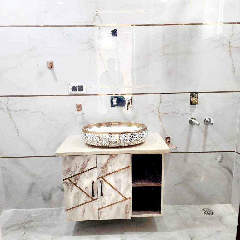 luxury floors 303 sq yard Bathroom