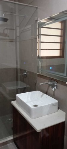  modern-floors-303-sq-yard Bathroom