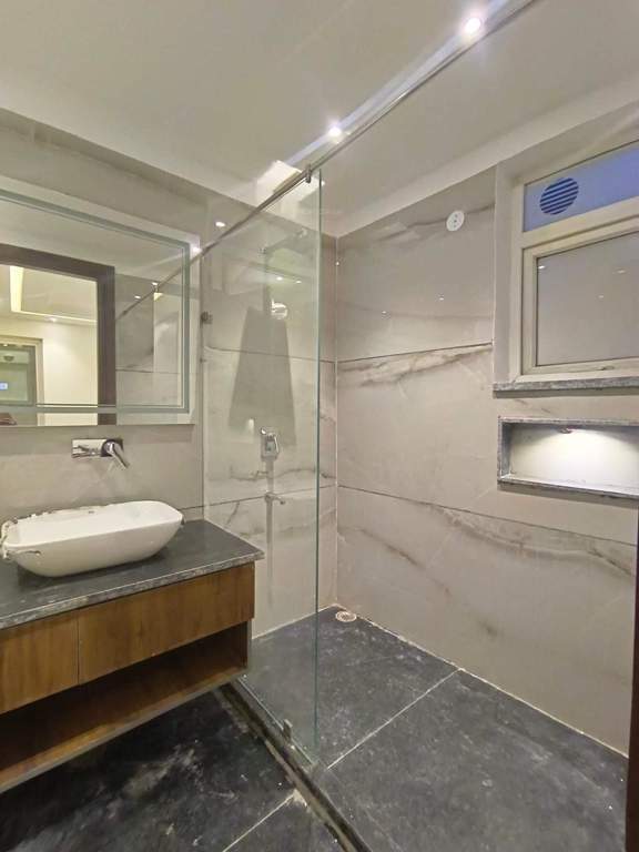  ultra luxurious floor 460 sq yard Bathroom
