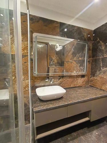  ultra-luxurious-floor-460-sq-yard Bathroom