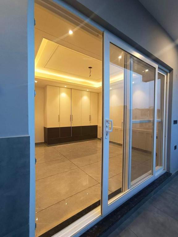  ultra luxurious floor 460 sq yard Bedroom