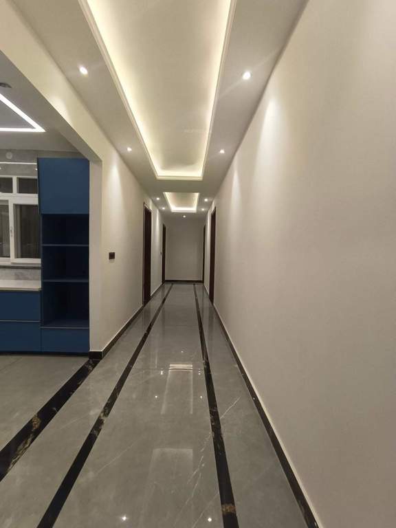  ultra luxurious floor 460 sq yard Lobby