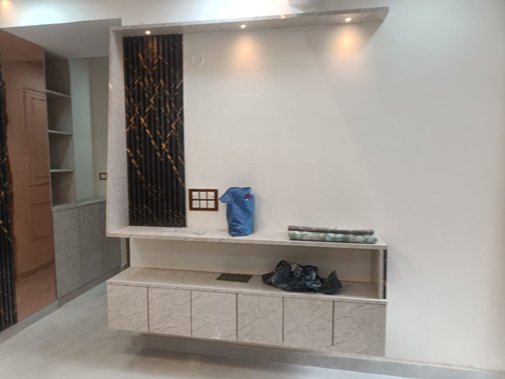  v and v homes Living Area