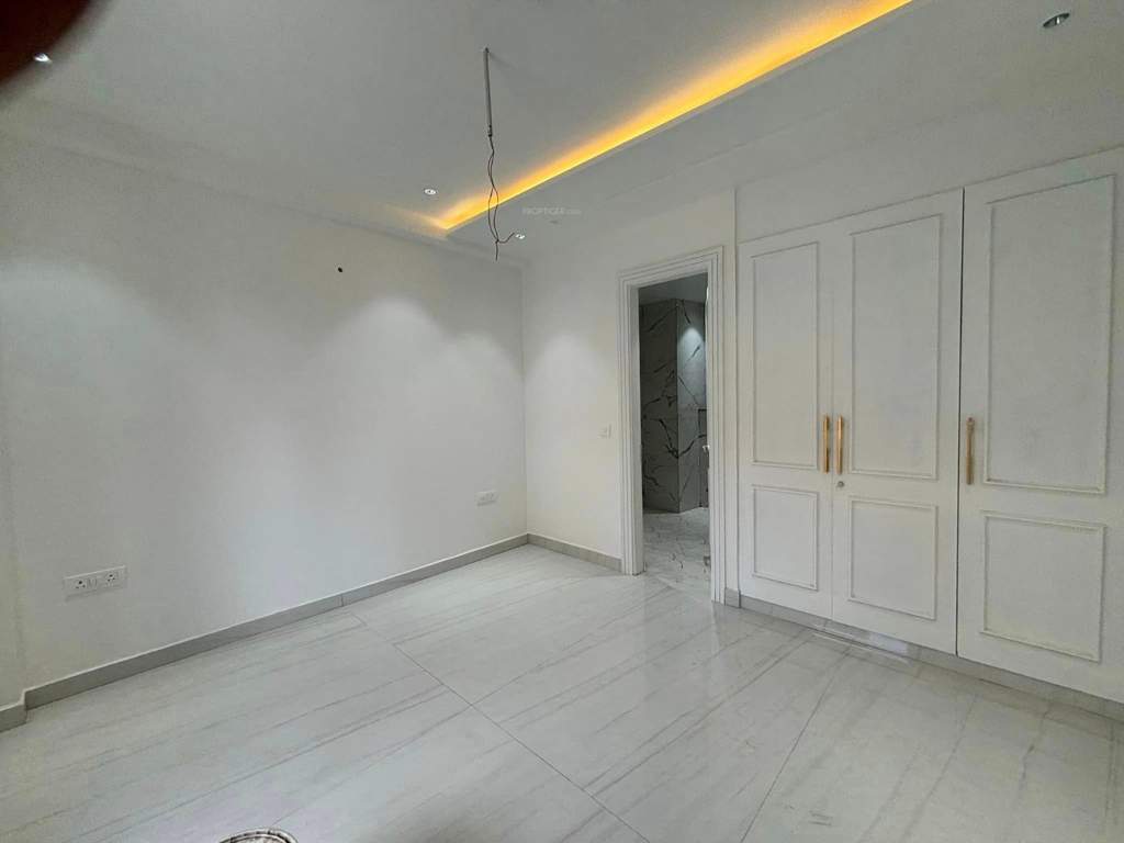 luxury floors 275 sq yard Living Area