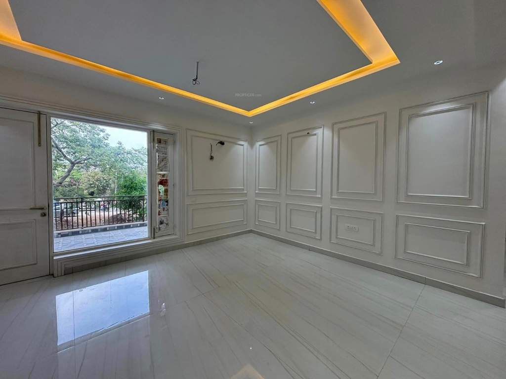 luxury floors 275 sq yard Living Area