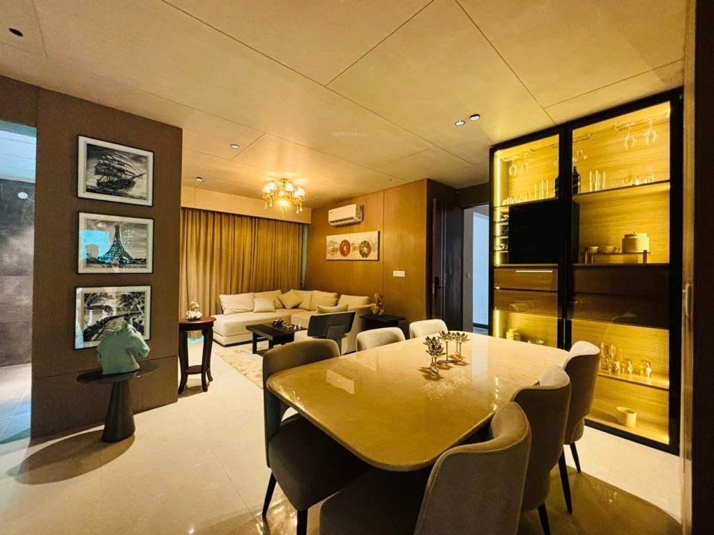  atlantis grand Dining Area