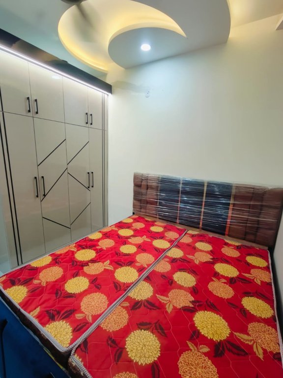  metro view floors Bedroom