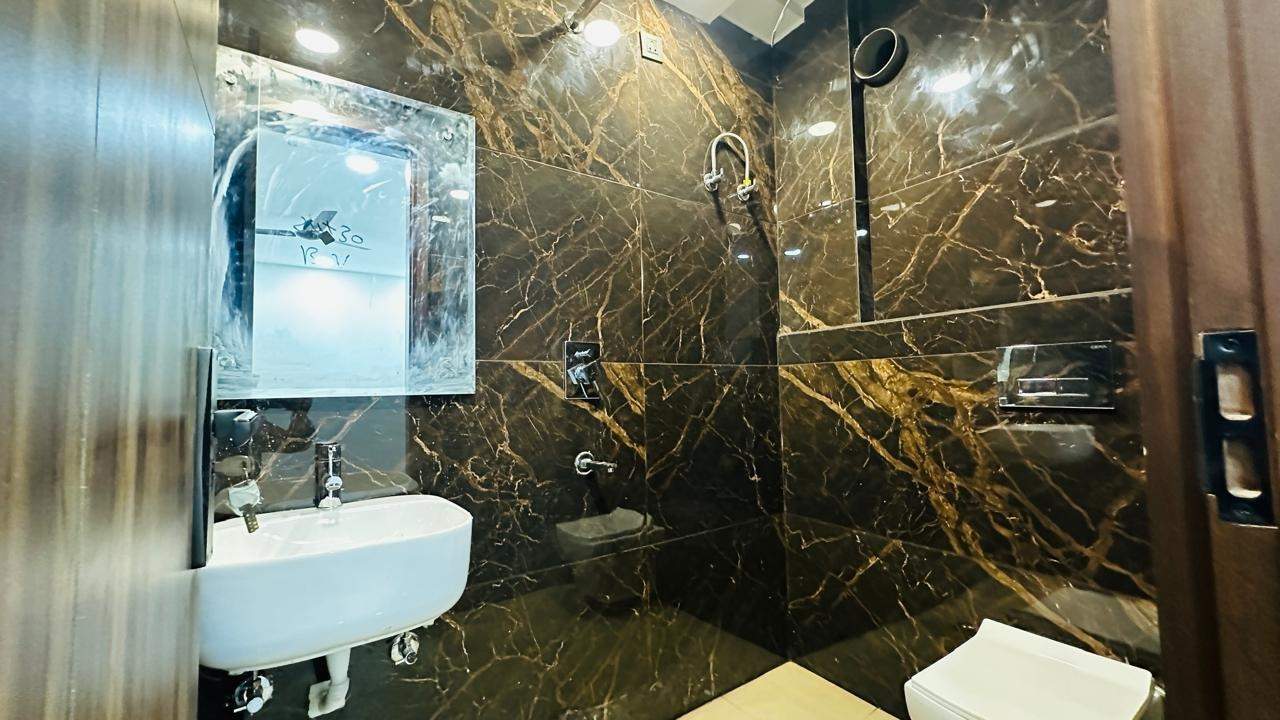 housing reality apartment Bathroom