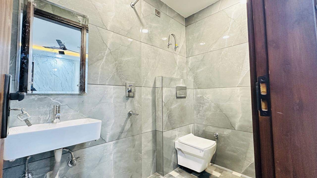 housing reality apartment Bathroom