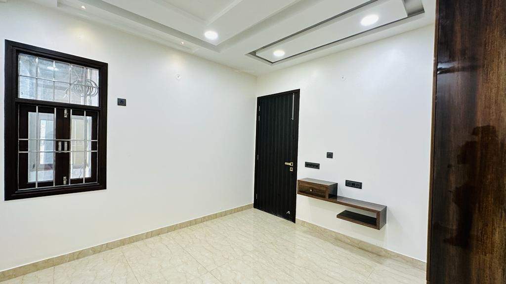 housing reality apartment Bedroom