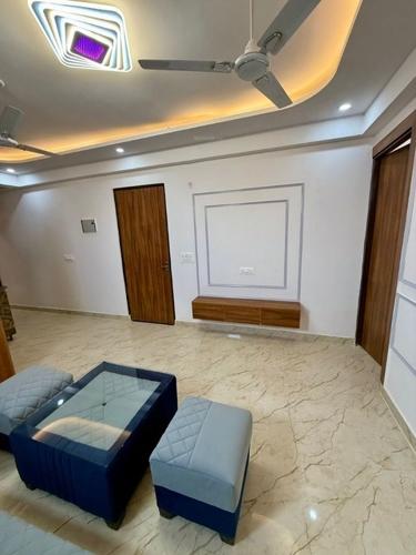  krystal-heights Living Area