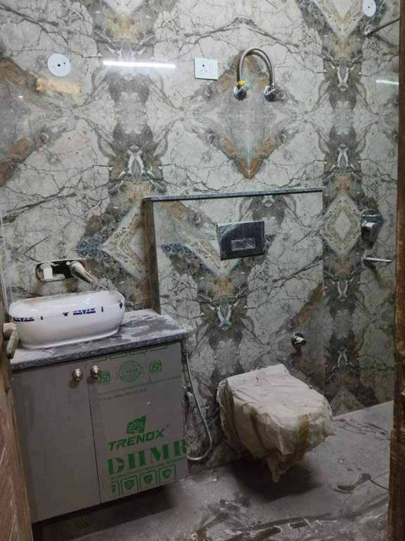  luxury floors 275 yd Bathroom