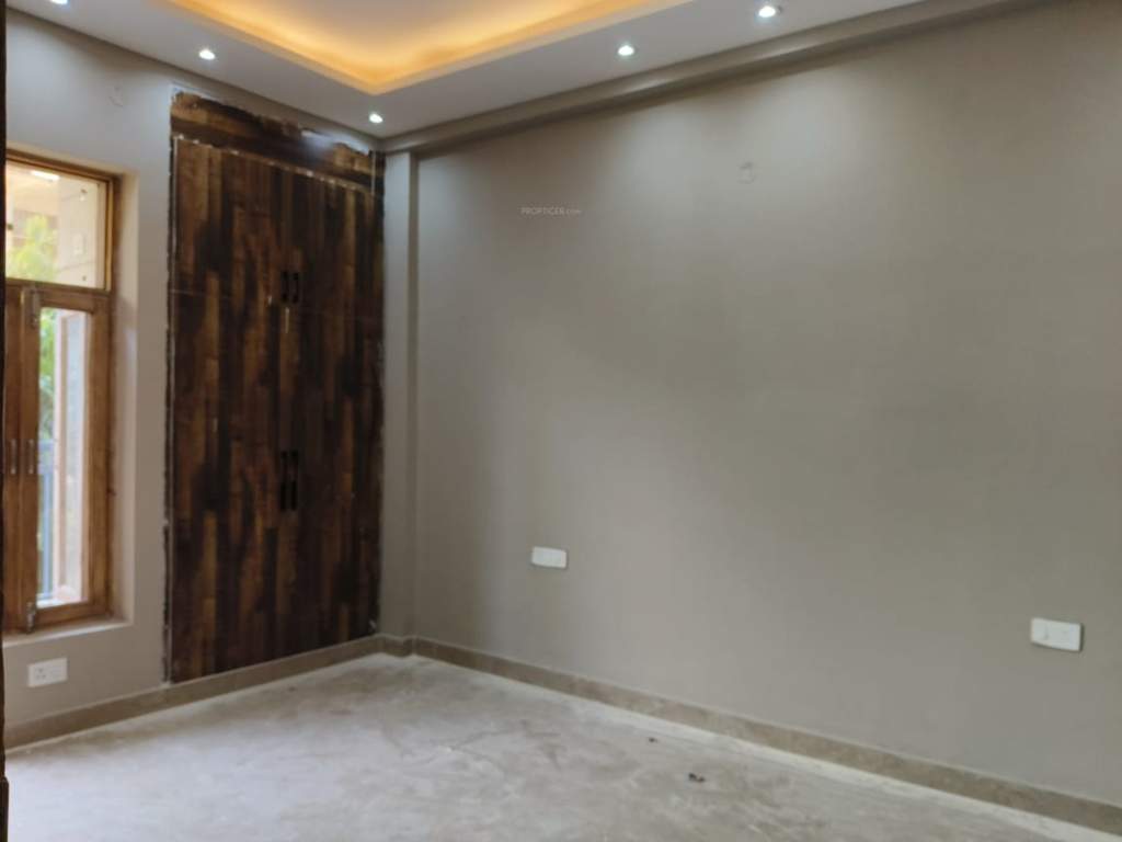  luxury floors 275 yd Living Area