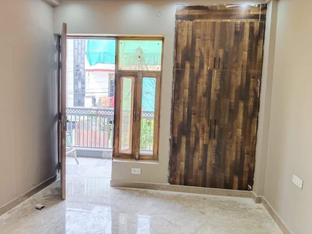  luxury floors 275 yd Living Area