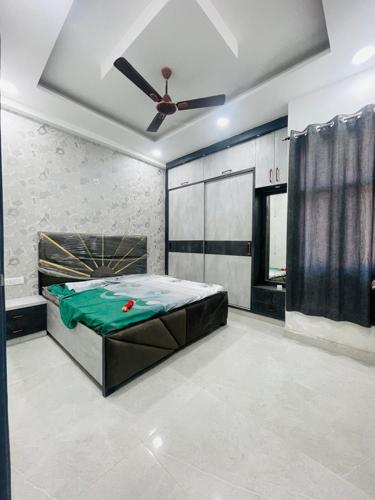  housing-reality-society Bedroom