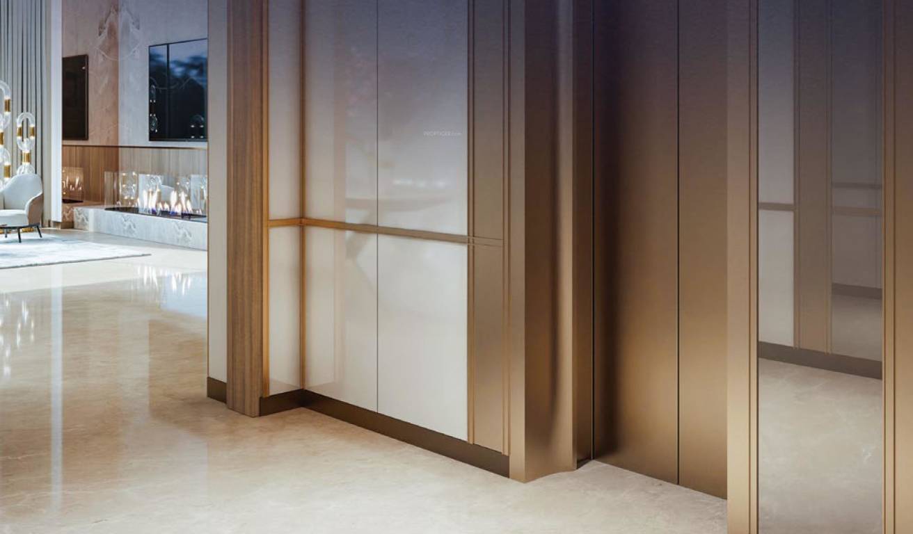 royal residences Lift(s)